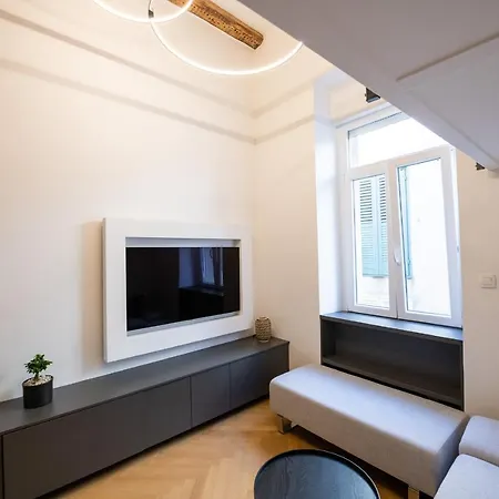 M&m Apartment